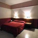 艾日斯克日林酒店 酒店 菲乌吉