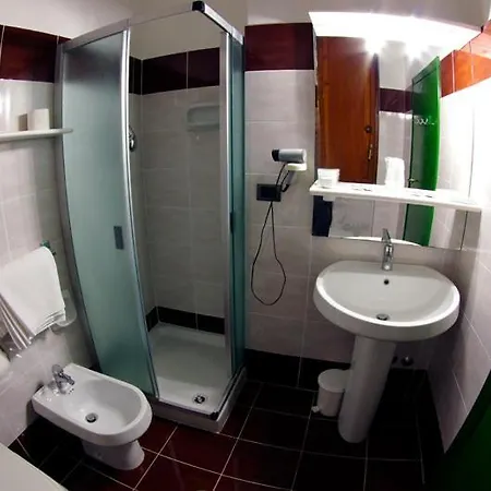 Iris Crillon Hotel 3*