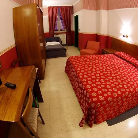 Hotell Iris Crillon 3*