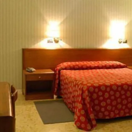 Iris Crillon Hotel 3*