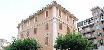 Iris Crillon Hotel 3*