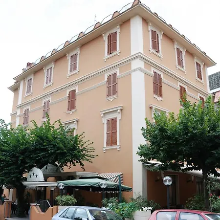 Hotel Iris Crillon