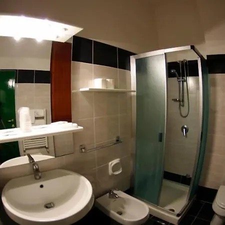 Hotell Iris Crillon 3*