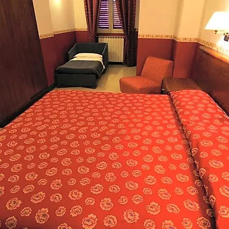 Iris Crillon Hotel