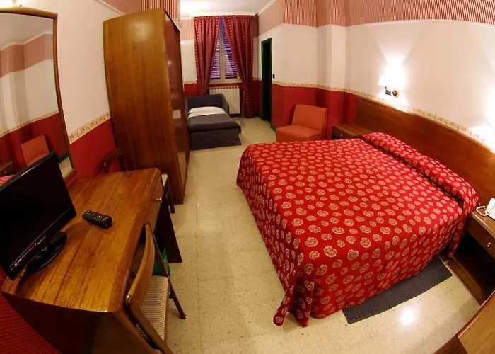 Отель Iris Crillon 3*